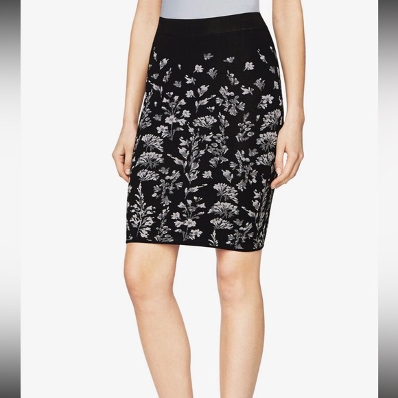 BCBGMaxAzria Floral Black and White Knee Length Skirt- Size Small - Picture 3 of 6
